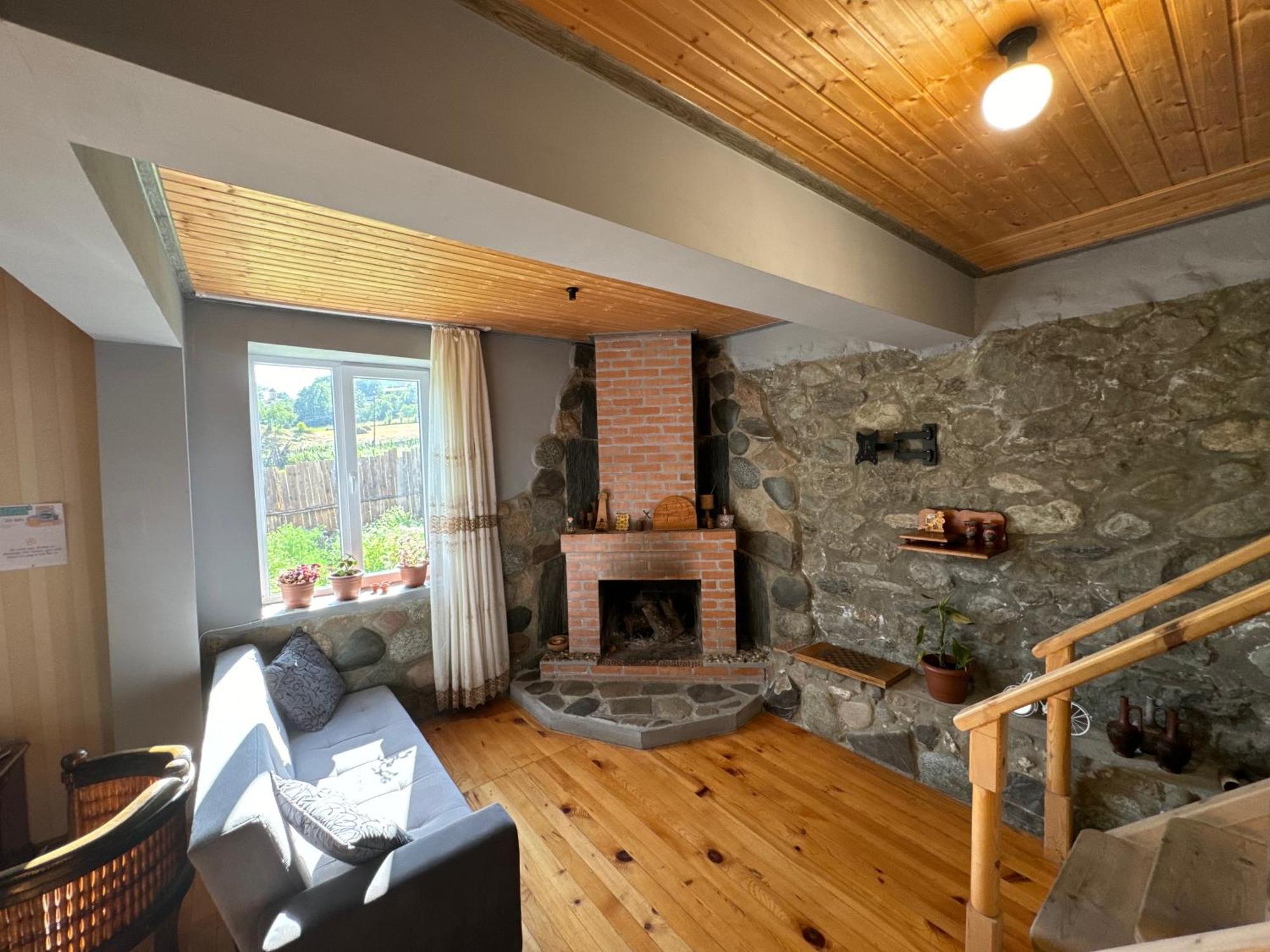 Barbara'S Eco-Cozy Guesthouse 梅斯蒂亚 外观 照片